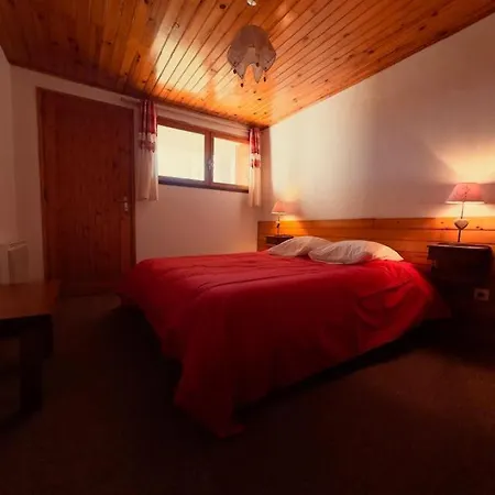 Le Nid Roudela * Garin